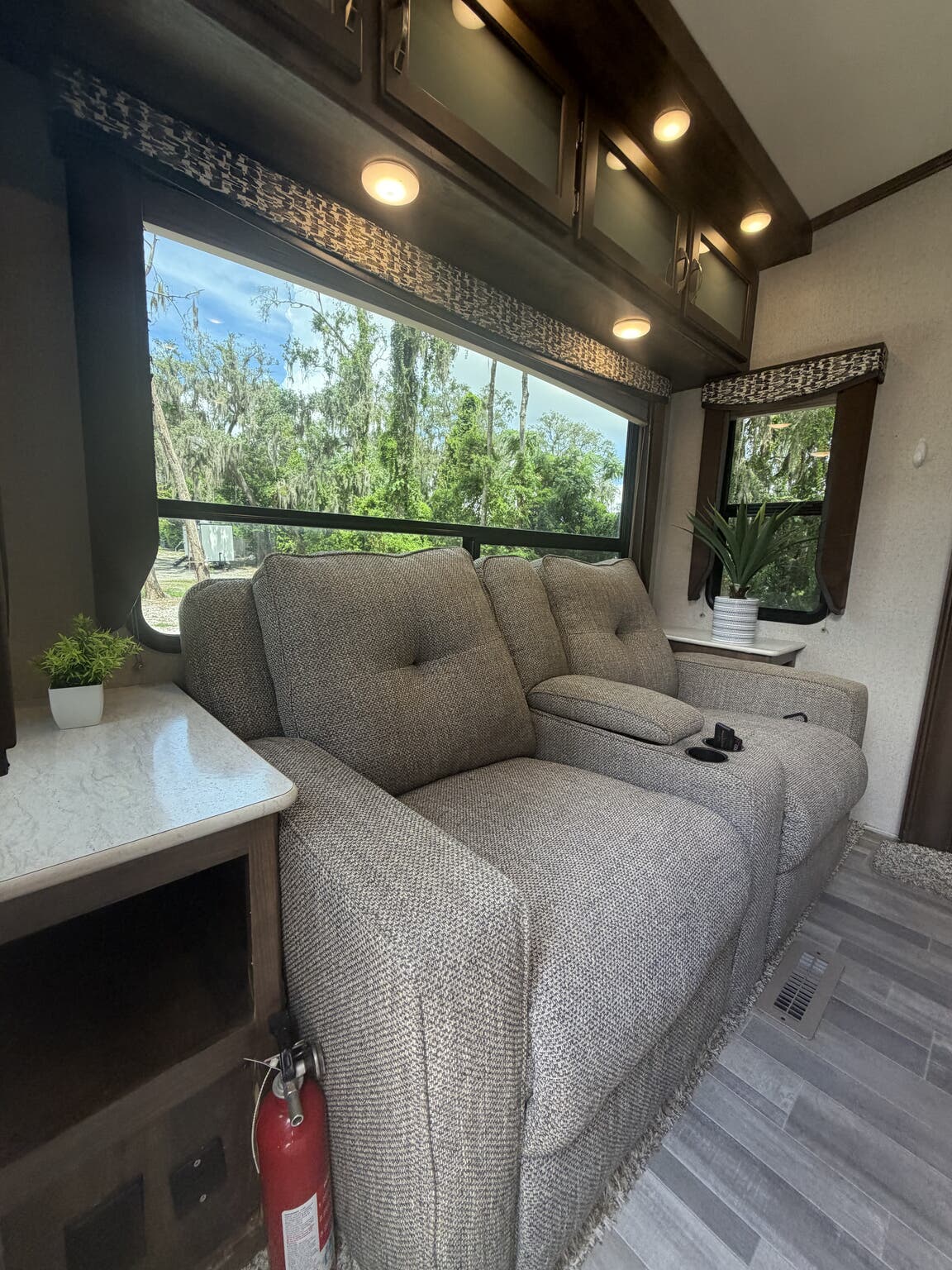 2018 Dutchmen Aerolite Astoria 2513RLF, $ 19,995