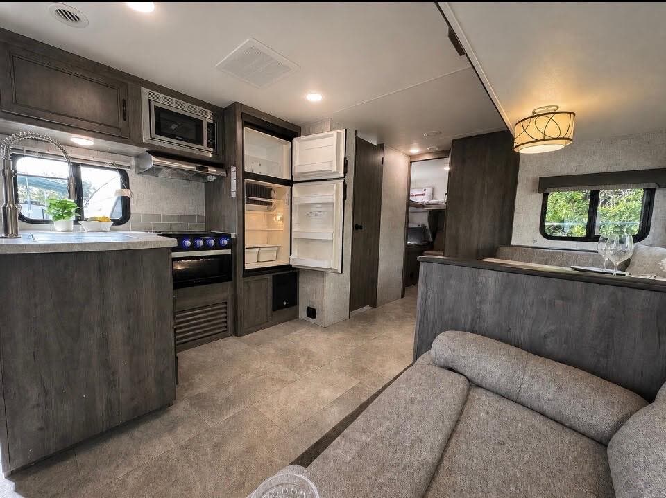 2020 Coachmen Apex Ultra Lite 289TBSS, $ 19,995