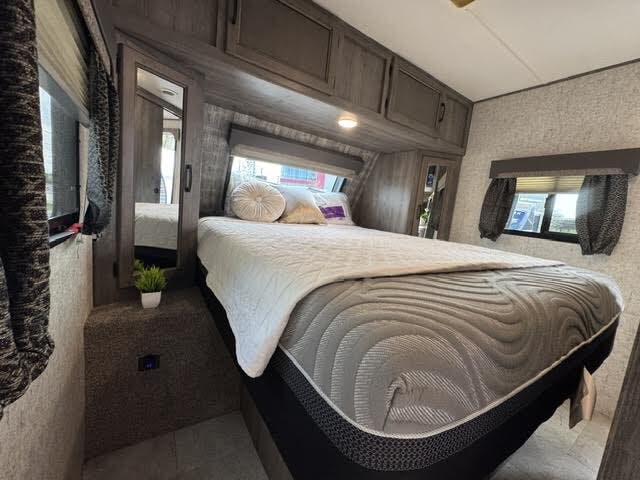 2020 Coachmen Apex Ultra Lite 289TBSS, $ 19,995
