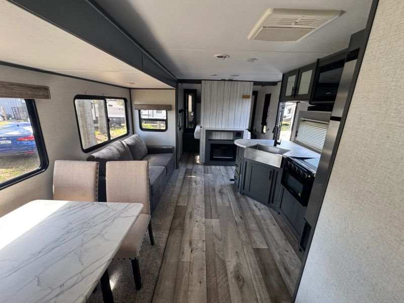 2022 Dutchmen Aspen Trail, $ 16,900