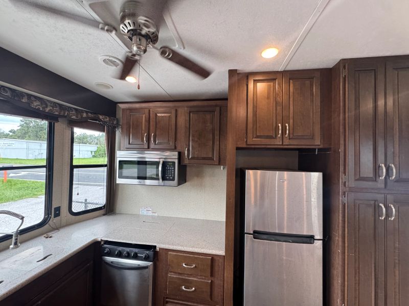 2017 Keystone Retreat Destination, $ 21,900