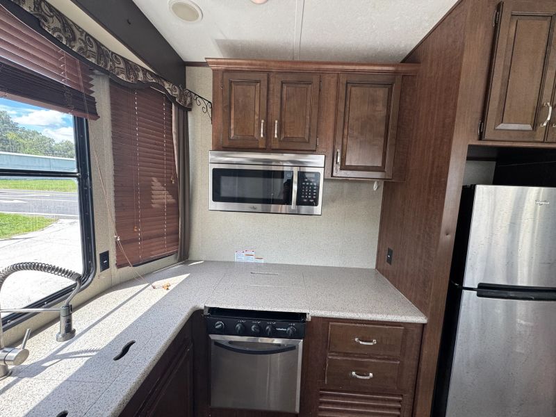 2017 Keystone Retreat Destination, $ 21,900