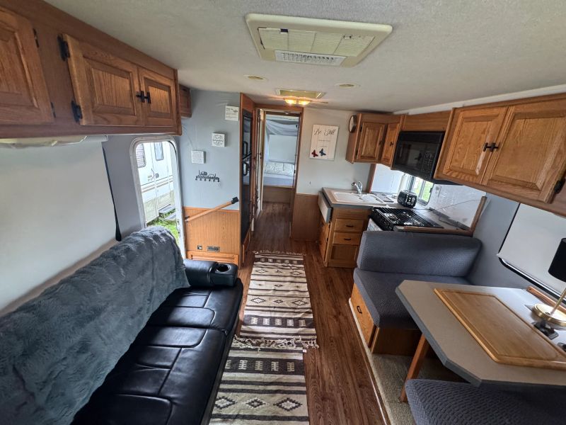 2004 Tiffin Motorhomes Allegro Bay Series, $ 17,000