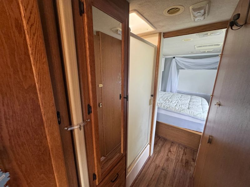2004 Tiffin Motorhomes Allegro Bay Series, $ 17,000