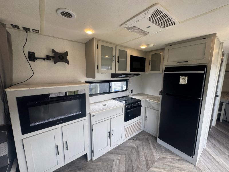 2021 Forest River Salem FSX Max Toy Hauler, $ 17,900