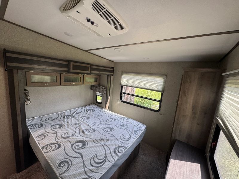 2019 Keystone Sprinter Limited FW, $ 19,900