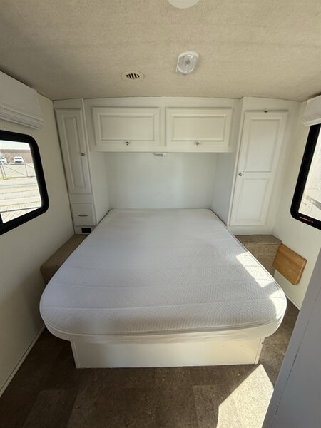 2016 Winnebago VISTA, $ 34,995