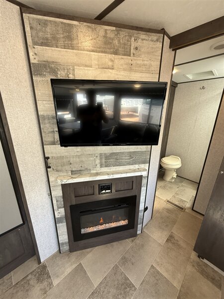 2021 Keystone COLEMAN 3055BS, $ 26,995