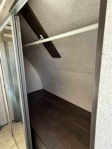 2021 Keystone COLEMAN 3055BS, $ 26,995
