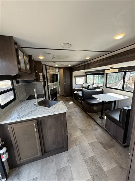 2021 Keystone COLEMAN 3055BS, $ 26,995