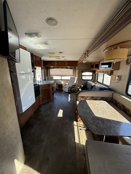 2013 Dutchmen Coleman 270RL, $ 12,995