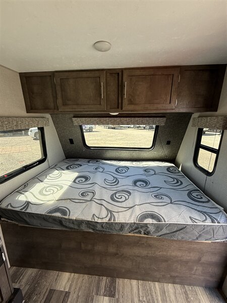 2021 KZ Sportsmen Classic 181BH, $ 12,995
