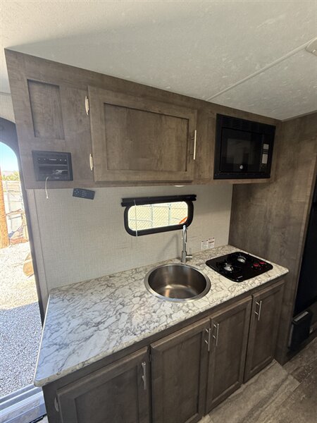 2021 KZ Sportsmen Classic 181BH, $ 12,995