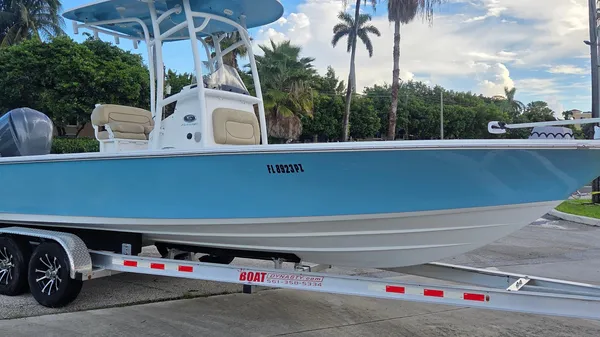 2016 Sportsman Masters 247 Bay Boat, $ 54,900.00