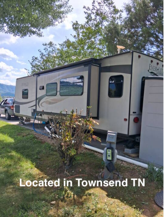 2012 EverGreen Ever-Lite™ 31 RLS, $ 9,986