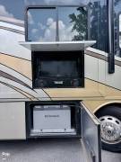 2013 Forest River Charleston M-430BHQS-450 Cummins, $ 132,000