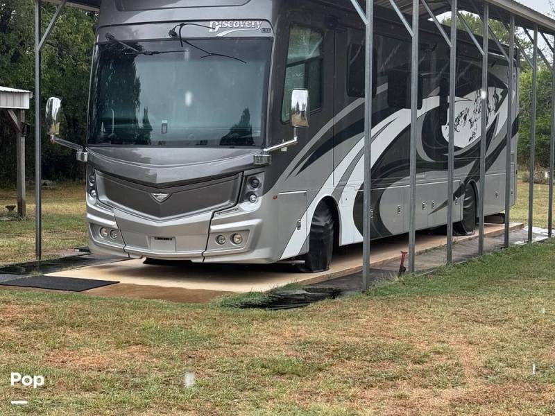 2022 Fleetwood Discovery 40M, $ 225,950