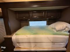 2017 Thor Motor Coach Vegas 25.2, $ 43,350