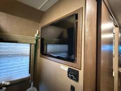 2017 Thor Motor Coach Vegas 25.2, $ 43,350