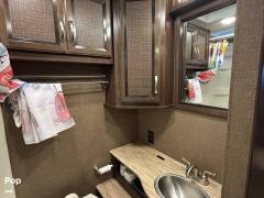 2017 Thor Motor Coach Vegas 25.2, $ 43,350