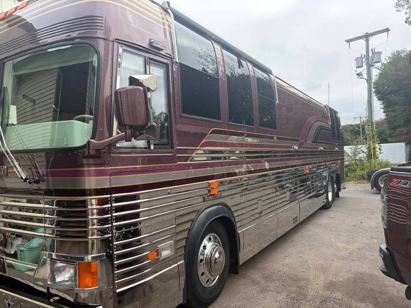 1994 Prevost Liberty H3, $ 117,000