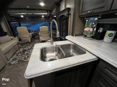 2017 Winnebago Forza 34T, $ 88,900