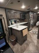 2017 Winnebago Forza 34T, $ 88,900