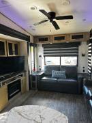 2022 Cherokee Arctic Wolf 3660 SUITE, $ 45,800