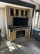 2022 Cherokee Arctic Wolf 3660 SUITE, $ 45,800