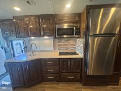 2019 Thor Motor Coach Miramar 37.1, $ 94,500