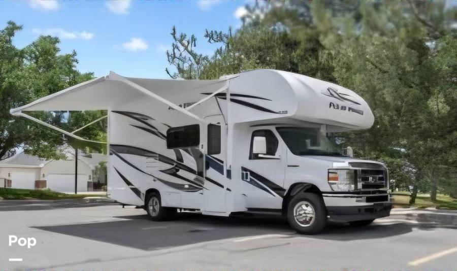 2022 Thor Motor Coach Four Winds 24F, $ 72,300