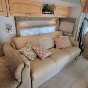 2005 Itasca Suncruiser 35U, $ 38,900