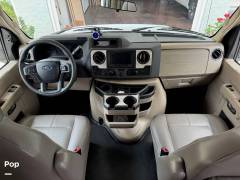 2023 Thor Motor Coach Quantum KW29, $ 114,000