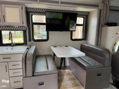 2023 Thor Motor Coach Quantum KW29, $ 114,000
