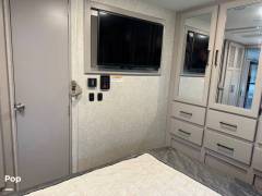 2023 Thor Motor Coach Quantum KW29, $ 114,000