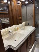 2018 Tiffin Allegro Bus 40 AP, $ 256,000