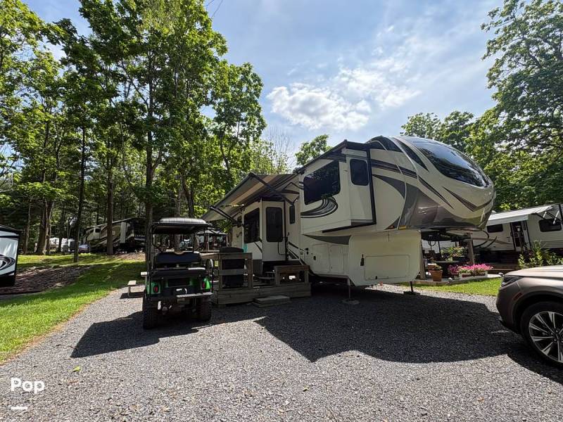 2019 Grand Design Solitude M-380FL, $ 50,000