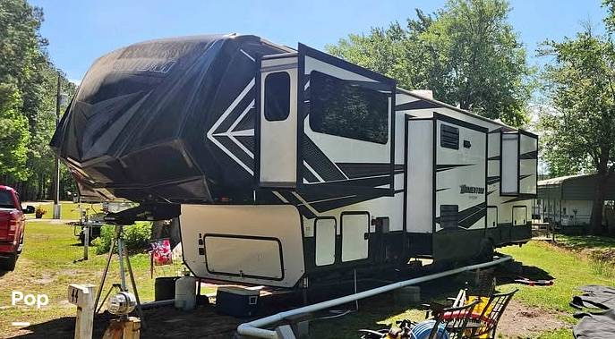 2019 Grand Design Momentum 376TH, $ 58,900