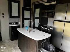 2019 Grand Design Momentum 376TH, $ 58,900