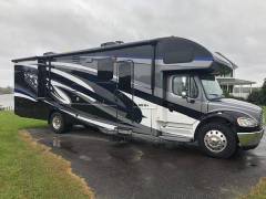 2018 Jayco Seneca 37HJ, $ 165,000