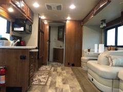 2018 Jayco Seneca 37HJ, $ 165,000