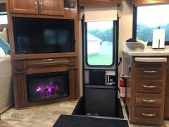 2018 Jayco Seneca 37HJ, $ 165,000