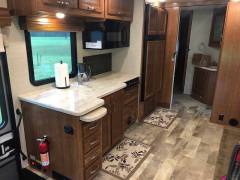 2018 Jayco Seneca 37HJ, $ 165,000