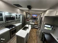 2024 CrossRoads Redwood 4200FL, $ 127,900