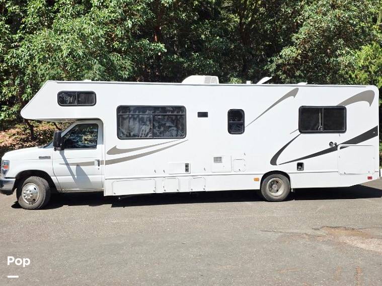 2020 Thor Motor Coach Majestic 28A, $ 35,000