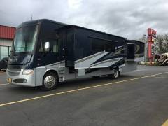 2014 Winnebago Adventurer 38Q, $ 93,900