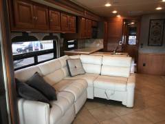 2014 Winnebago Adventurer 38Q, $ 93,900
