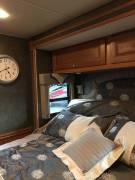 2014 Winnebago Adventurer 38Q, $ 93,900