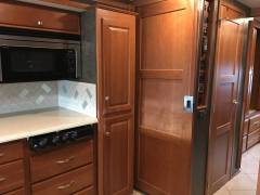 2014 Winnebago Adventurer 38Q, $ 93,900