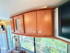 2008 Itasca Navion 24H, $ 37,950
